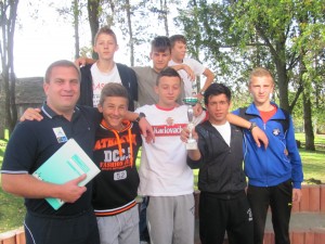 Dio natjecatelja muške ekipa i mentor S. Šikić