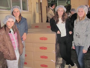 Ispred Tvornice zbog zabrane slikanja unutra